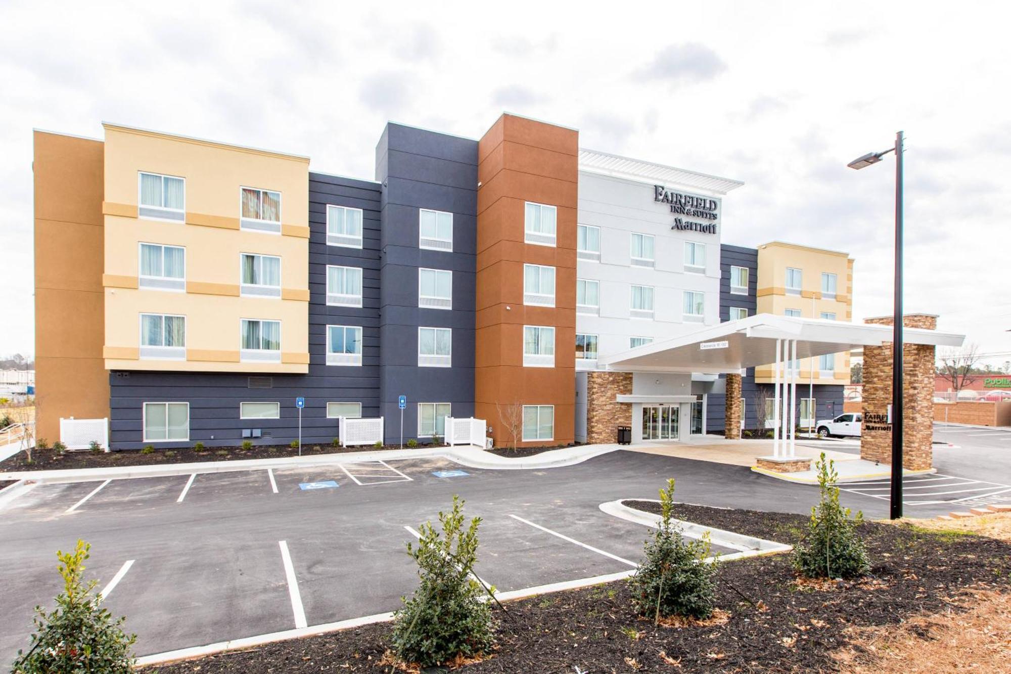 Fairfield Inn & Suites By Marriott Atlanta Акуърт Екстериор снимка