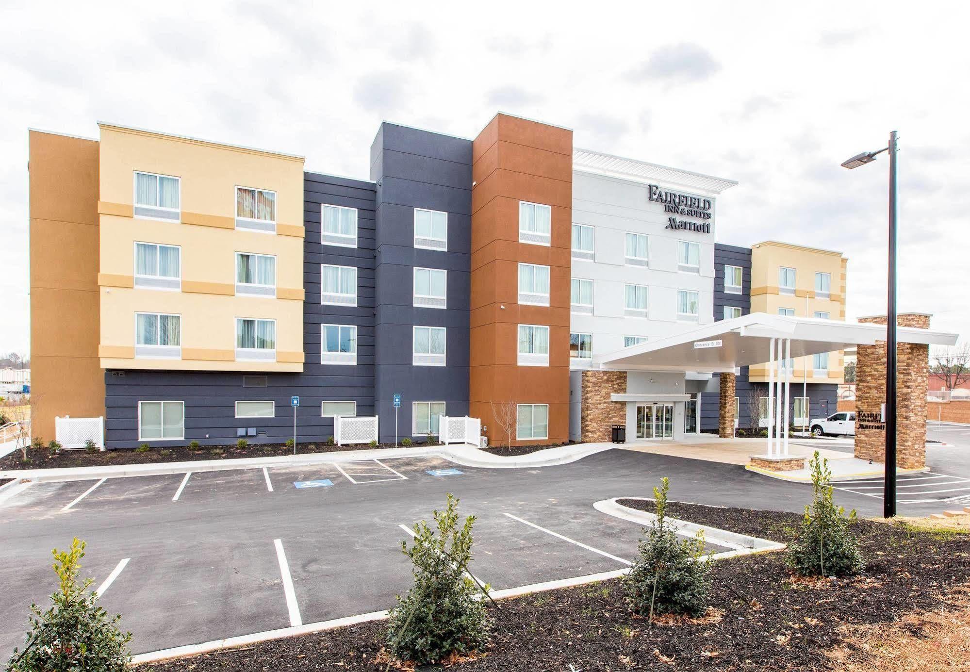 Fairfield Inn & Suites By Marriott Atlanta Акуърт Екстериор снимка