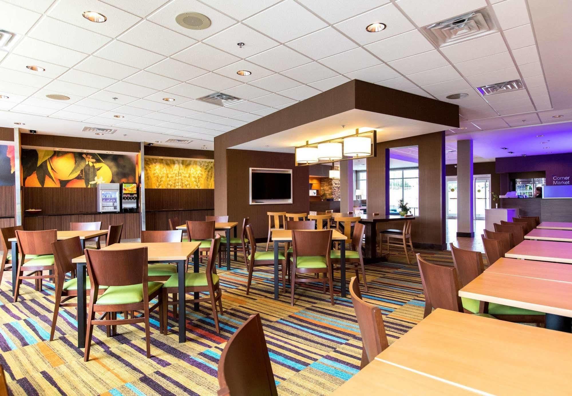 Fairfield Inn & Suites By Marriott Atlanta Акуърт Екстериор снимка